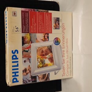 PHILIPS 5.6" LCD DIGITAL PHOTO FRAME  6FF3FPW. BNIB